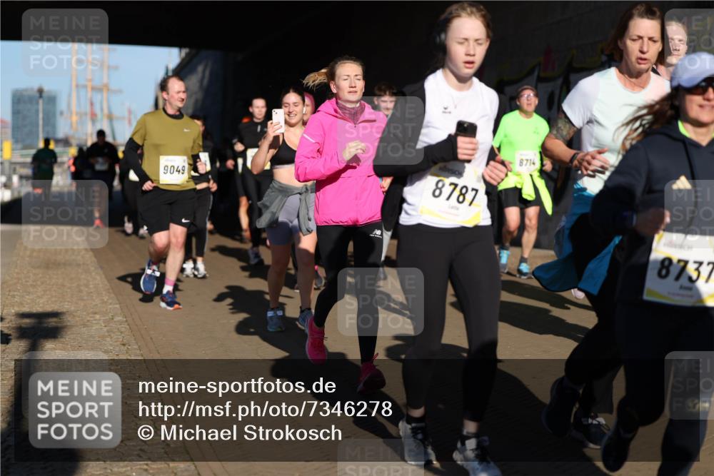 06.10.2024 - 19. swb-Marathon Bremen Michael Strokosch http://msf.ph/oto/7346278 06.10.2024 10:20:12 Laufen 9049, 8787, 8714, 8737 meine-sportfotos.de