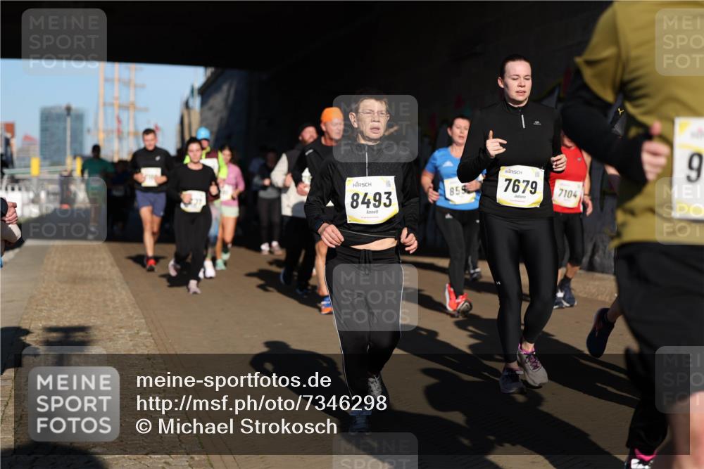 06.10.2024 - 19. swb-Marathon Bremen Michael Strokosch http://msf.ph/oto/7346298 06.10.2024 10:20:15 Laufen 8493, 859, 7679, 7104, 9 meine-sportfotos.de