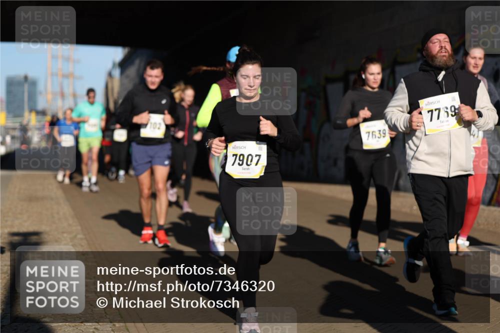 06.10.2024 - 19. swb-Marathon Bremen Michael Strokosch http://msf.ph/oto/7346320 06.10.2024 10:20:18 Laufen 102, 7907, 7639, 7769, 940 meine-sportfotos.de