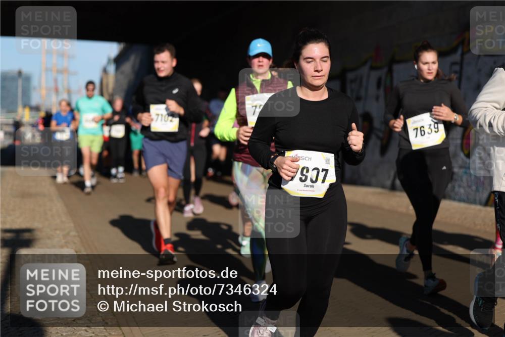06.10.2024 - 19. swb-Marathon Bremen Michael Strokosch http://msf.ph/oto/7346324 06.10.2024 10:20:19 Laufen 72, 7102, 937, 7639 meine-sportfotos.de