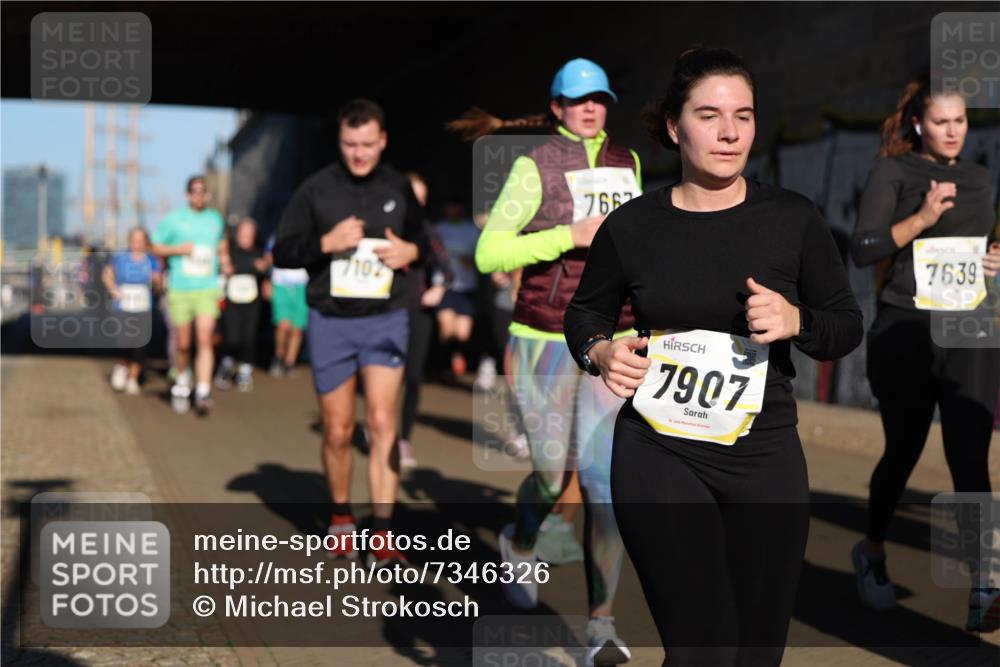 06.10.2024 - 19. swb-Marathon Bremen Michael Strokosch http://msf.ph/oto/7346326 06.10.2024 10:20:19 Laufen 7102, 7662, 7907, 7639 meine-sportfotos.de