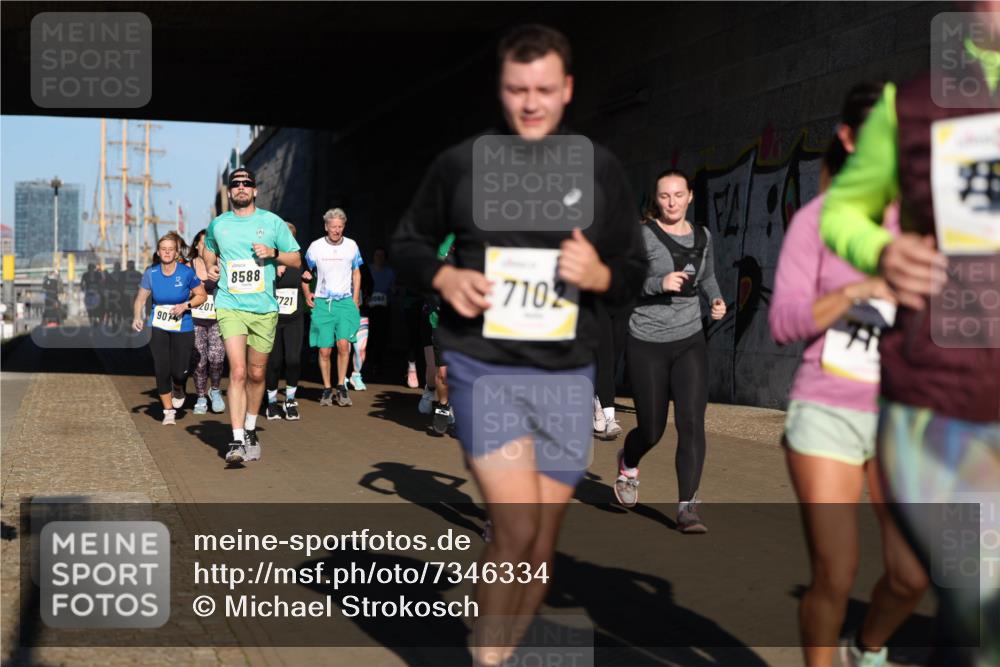 06.10.2024 - 19. swb-Marathon Bremen Michael Strokosch http://msf.ph/oto/7346334 06.10.2024 10:20:20 Laufen 9074, 201, 8588, 7102, 721 meine-sportfotos.de