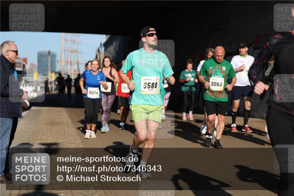 06.10.2024 - 19. swb-Marathon Bremen Michael Strokosch http://msf.ph/oto/7346343 06.10.2024 10:20:22 Laufen 9074, 863, 8588, 9062, 748 meine-sportfotos.de