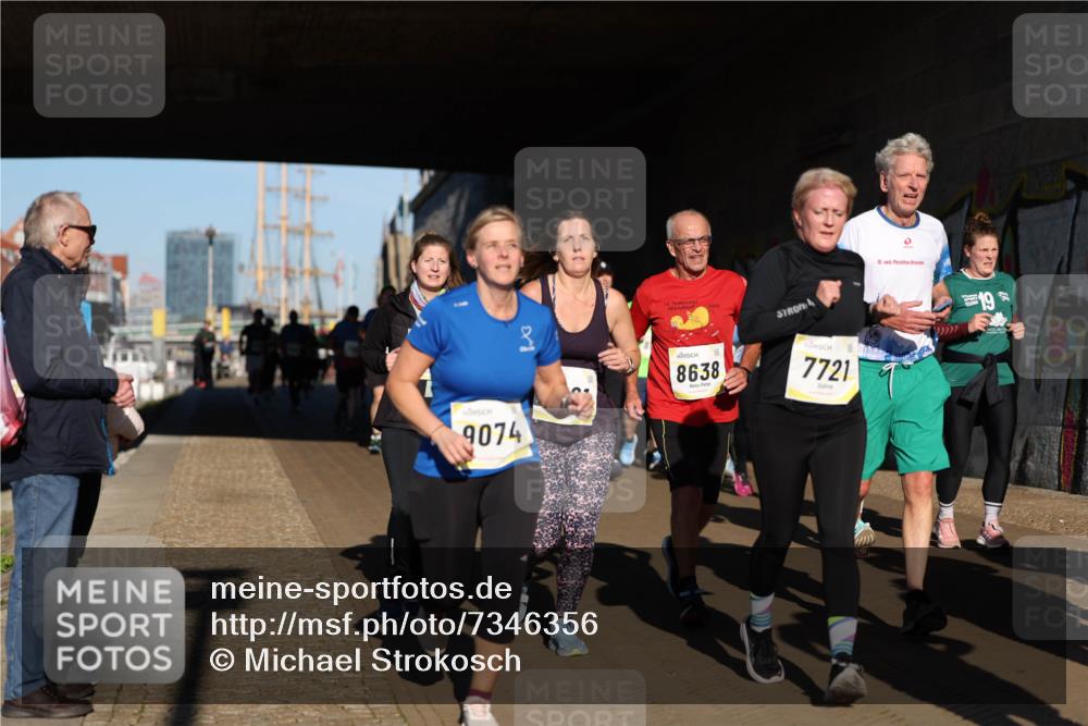 06.10.2024 - 19. swb-Marathon Bremen Michael Strokosch http://msf.ph/oto/7346356 06.10.2024 10:20:25 Laufen 9074, 14, 8638, 7721, 18, 19 meine-sportfotos.de