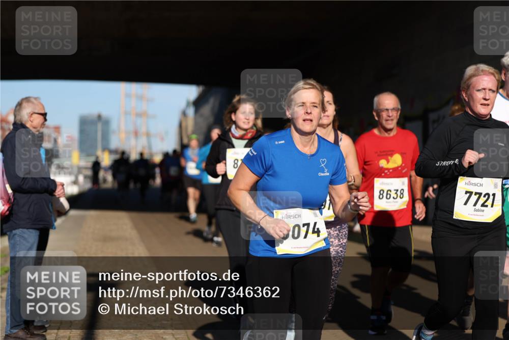 06.10.2024 - 19. swb-Marathon Bremen Michael Strokosch http://msf.ph/oto/7346362 06.10.2024 10:20:25 Laufen 8, 074, 8638, 7721 meine-sportfotos.de