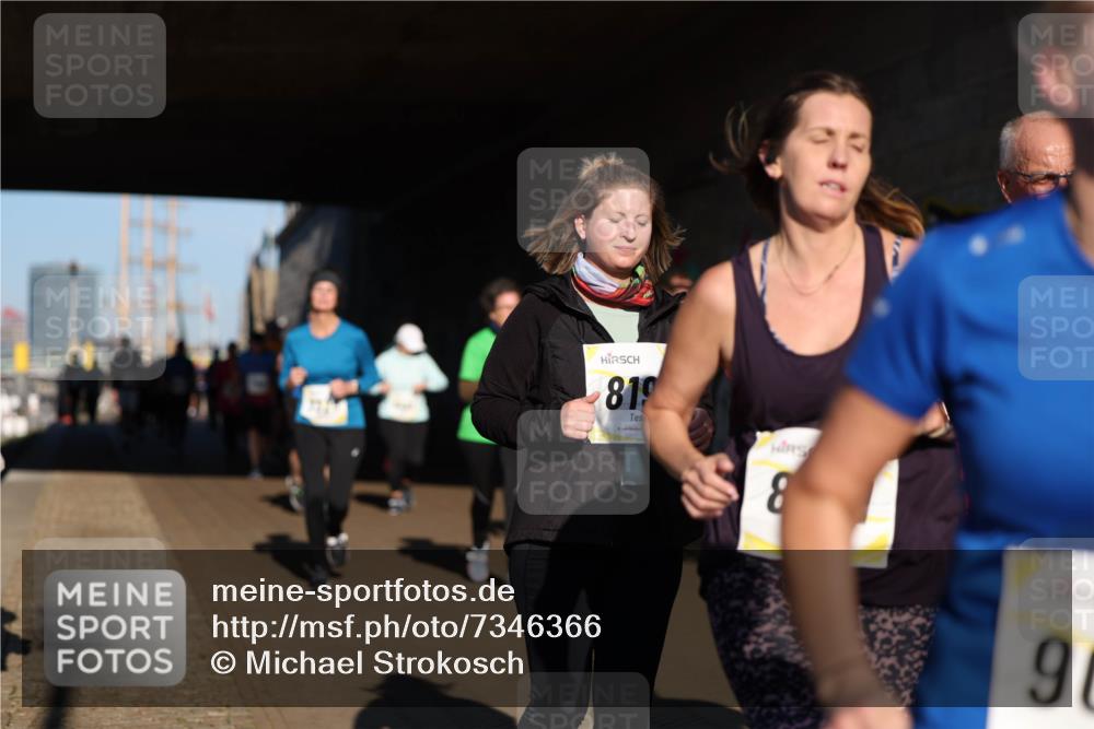 06.10.2024 - 19. swb-Marathon Bremen Michael Strokosch http://msf.ph/oto/7346366 06.10.2024 10:20:26 Laufen 819, 8, 9 meine-sportfotos.de