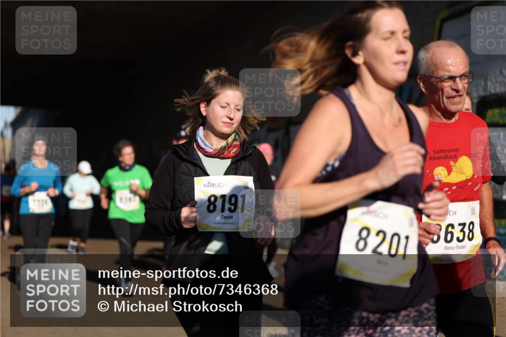 06.10.2024 - 19. swb-Marathon Bremen Michael Strokosch http://msf.ph/oto/7346368 06.10.2024 10:20:27 Laufen 2008, 8191, 8201, 638 meine-sportfotos.de