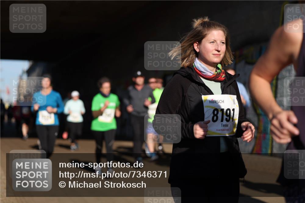 06.10.2024 - 19. swb-Marathon Bremen Michael Strokosch http://msf.ph/oto/7346371 06.10.2024 10:20:27 Laufen 8191, 1 meine-sportfotos.de