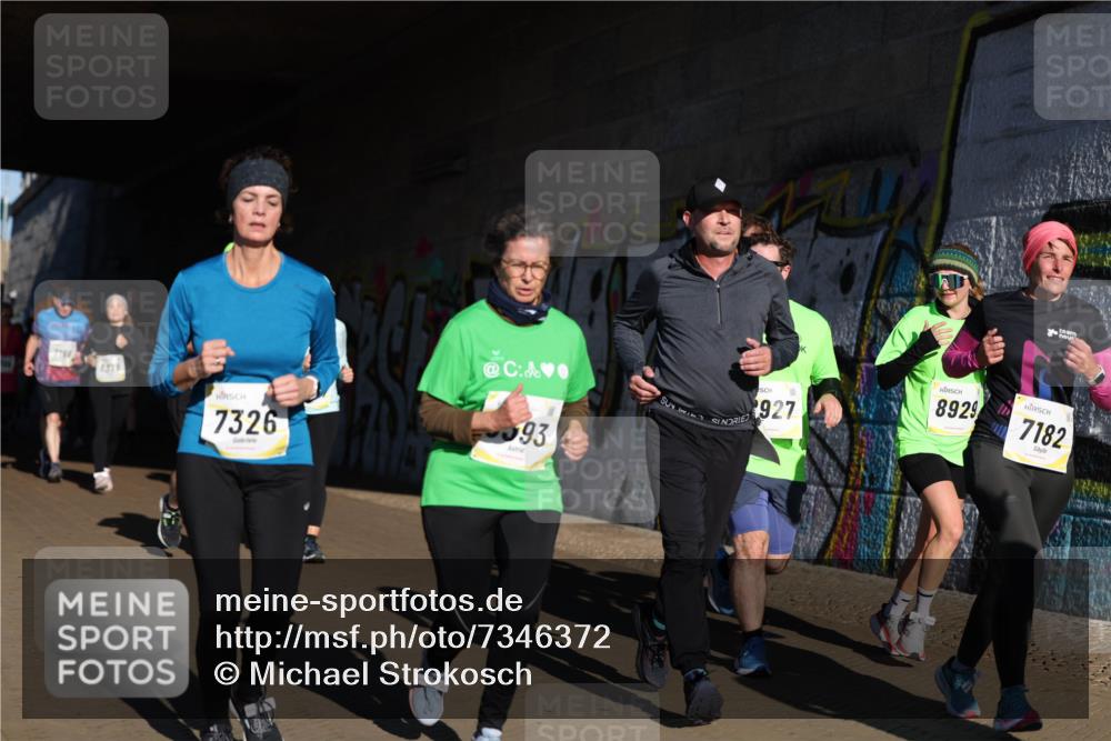 06.10.2024 - 19. swb-Marathon Bremen Michael Strokosch http://msf.ph/oto/7346372 06.10.2024 10:20:29 Laufen 7164, 8376, 7326, 93, 927, 8929, 7182 meine-sportfotos.de