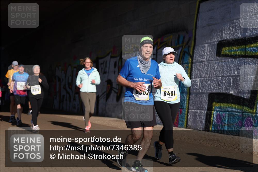 06.10.2024 - 19. swb-Marathon Bremen Michael Strokosch http://msf.ph/oto/7346385 06.10.2024 10:20:31 Laufen 716, 8378, 52, 8401 meine-sportfotos.de