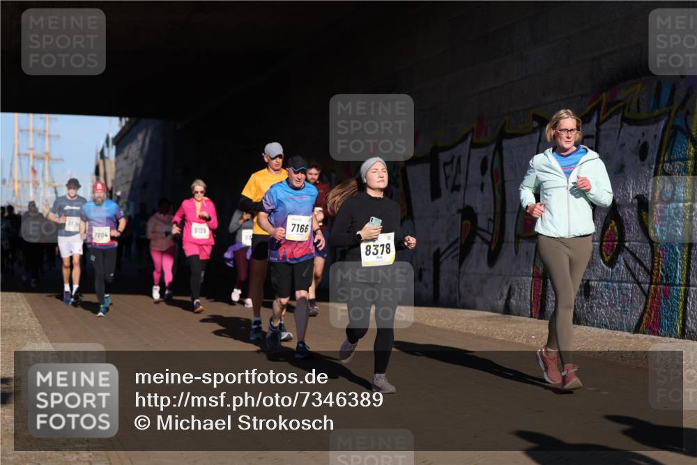 06.10.2024 - 19. swb-Marathon Bremen Michael Strokosch http://msf.ph/oto/7346389 06.10.2024 10:20:32 Laufen 9129, 7904, 7166, 8378 meine-sportfotos.de