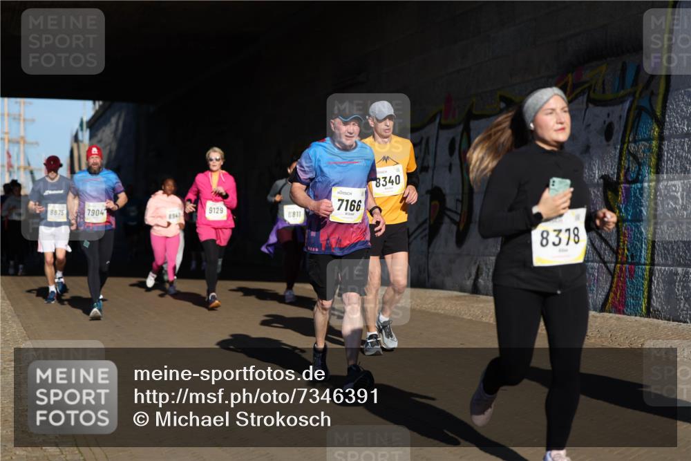 06.10.2024 - 19. swb-Marathon Bremen Michael Strokosch http://msf.ph/oto/7346391 06.10.2024 10:20:34 Laufen 8675, 7904, 9129, 8947, 8811, 7166, 8340, 8378 meine-sportfotos.de