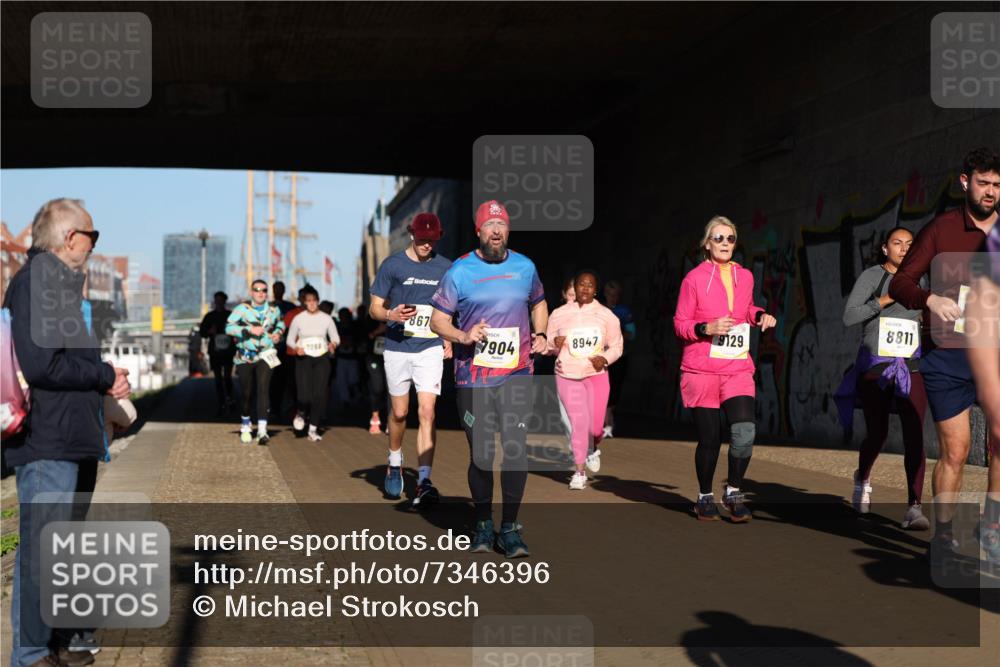 06.10.2024 - 19. swb-Marathon Bremen Michael Strokosch http://msf.ph/oto/7346396 06.10.2024 10:20:35 Laufen 867, 7904, 8947, 9129, 8811 meine-sportfotos.de