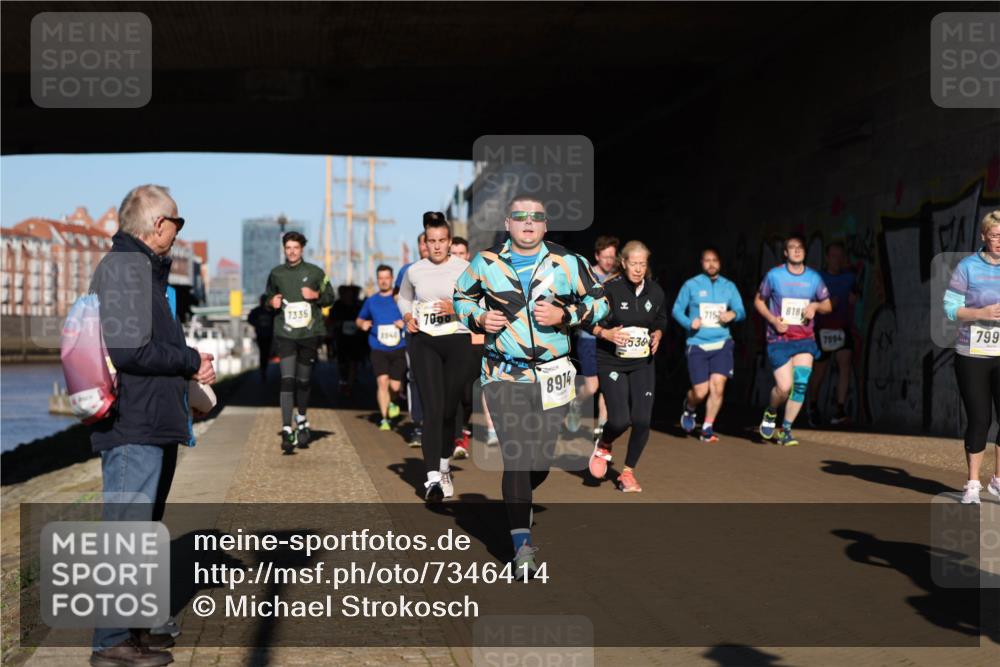 06.10.2024 - 19. swb-Marathon Bremen Michael Strokosch http://msf.ph/oto/7346414 06.10.2024 10:20:39 Laufen 7335, 7008, 8914, 538, 715, 818, 7994, 799 meine-sportfotos.de