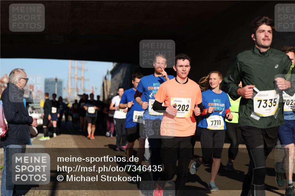 06.10.2024 - 19. swb-Marathon Bremen Michael Strokosch http://msf.ph/oto/7346435 06.10.2024 10:20:44 Laufen 894, 202, 7711, 7335, 702 meine-sportfotos.de