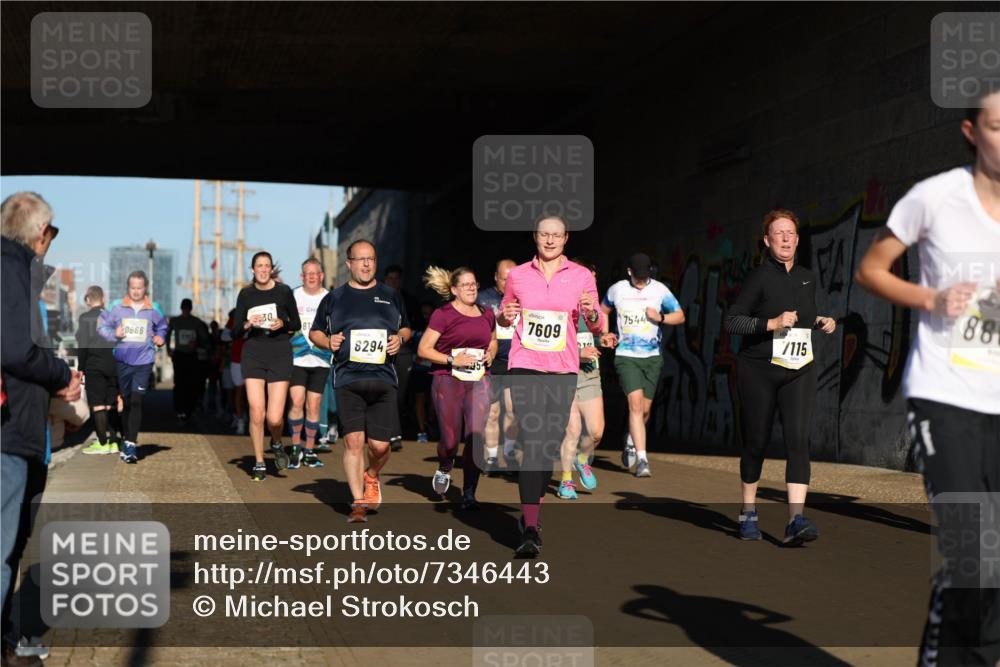 06.10.2024 - 19. swb-Marathon Bremen Michael Strokosch http://msf.ph/oto/7346443 06.10.2024 10:20:48 Laufen 30, 0666, 812, 8294, 7609, 14, 7544, 7115, 88 meine-sportfotos.de