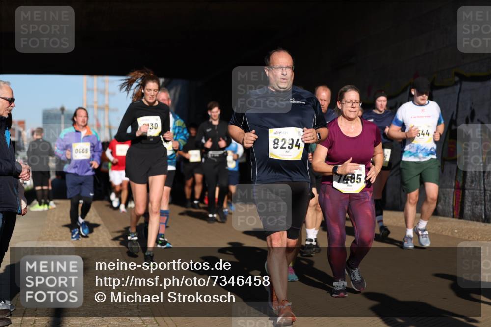 06.10.2024 - 19. swb-Marathon Bremen Michael Strokosch http://msf.ph/oto/7346458 06.10.2024 10:20:51 Laufen 0666, 130, 8294, 7495, 544 meine-sportfotos.de