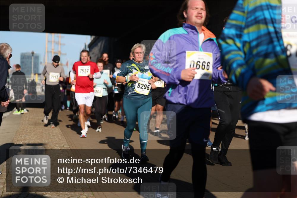 06.10.2024 - 19. swb-Marathon Bremen Michael Strokosch http://msf.ph/oto/7346479 06.10.2024 10:20:54 Laufen 7773, 7527, 908, 10, 0666, 8295 meine-sportfotos.de