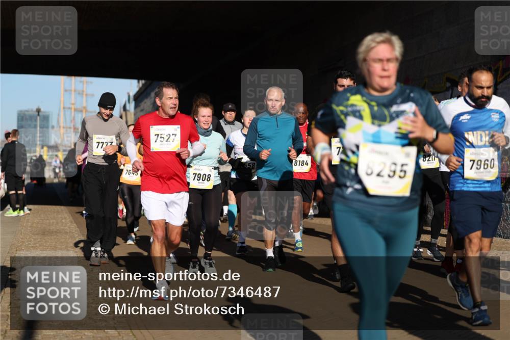 06.10.2024 - 19. swb-Marathon Bremen Michael Strokosch http://msf.ph/oto/7346487 06.10.2024 10:20:56 Laufen 7772, 7645, 7527, 7908, 558, 8184, 7, 821, 8295, 7960 meine-sportfotos.de