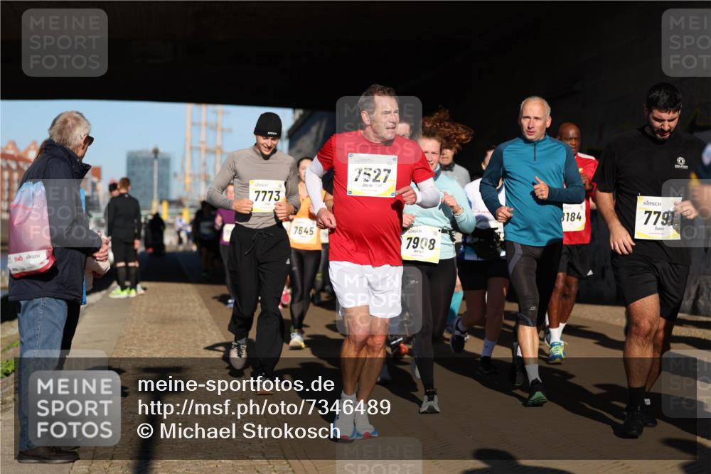 06.10.2024 - 19. swb-Marathon Bremen Michael Strokosch http://msf.ph/oto/7346489 06.10.2024 10:20:57 Laufen 7773, 7527, 7645, 7908, 8184, 7791 meine-sportfotos.de