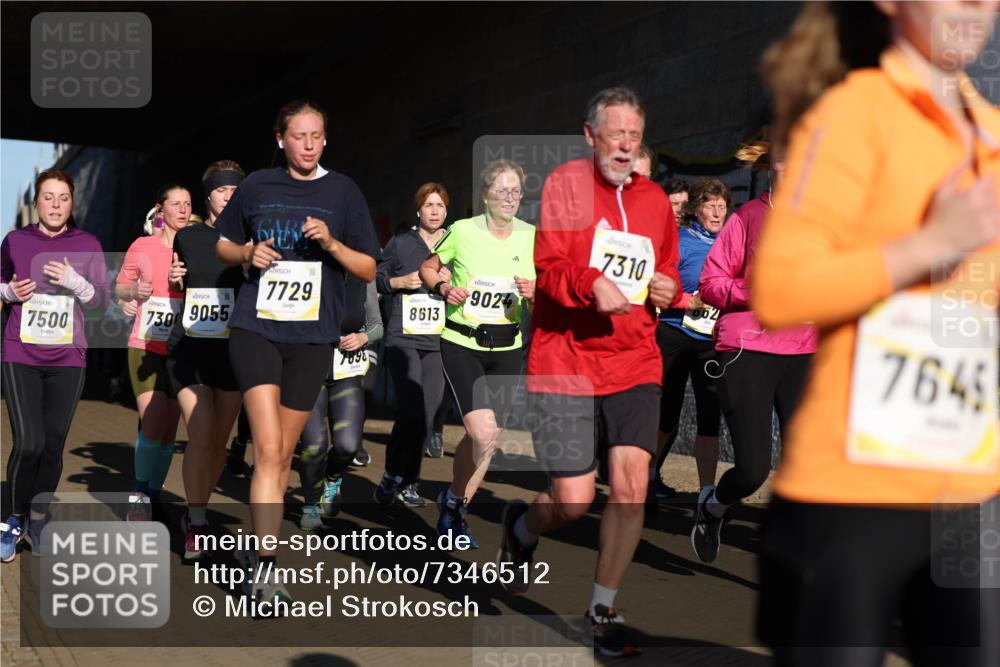 06.10.2024 - 19. swb-Marathon Bremen Michael Strokosch http://msf.ph/oto/7346512 06.10.2024 10:21:01 Laufen 7500, 730, 9055, 7729, 7898, 8613, 9024, 7310, 7645 meine-sportfotos.de