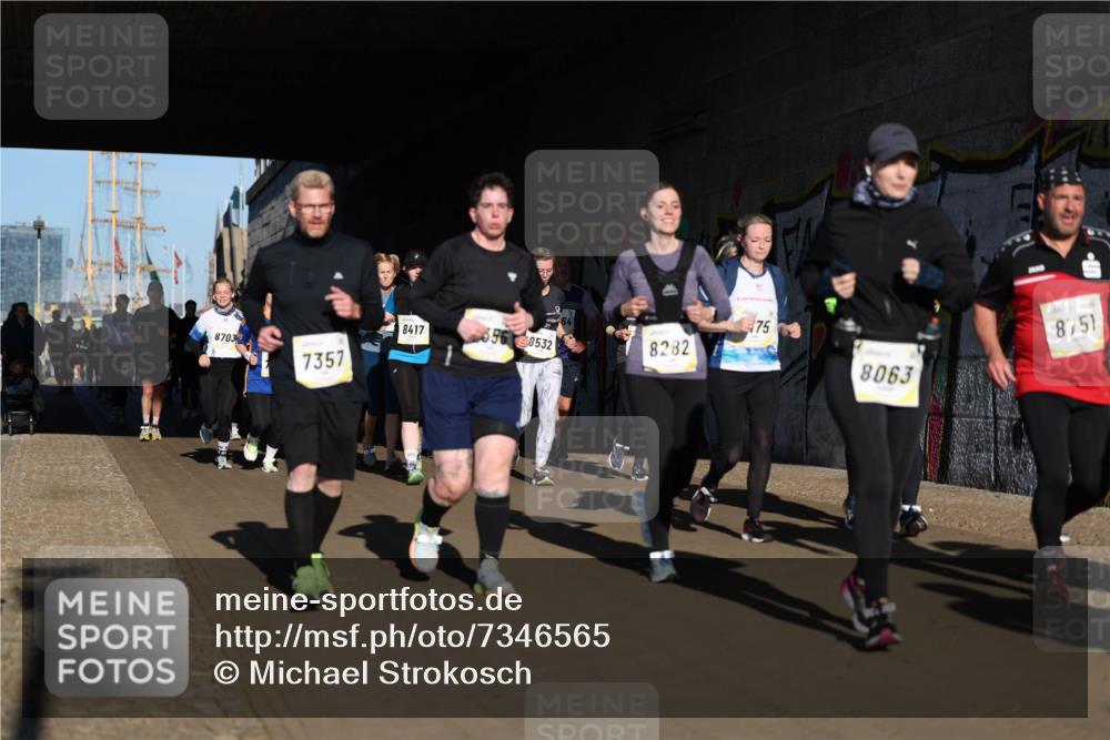 06.10.2024 - 19. swb-Marathon Bremen Michael Strokosch http://msf.ph/oto/7346565 06.10.2024 10:21:13 Laufen 75, 8417, 8751, 8703, 556, 8532, 8282, 7357, 8063 meine-sportfotos.de