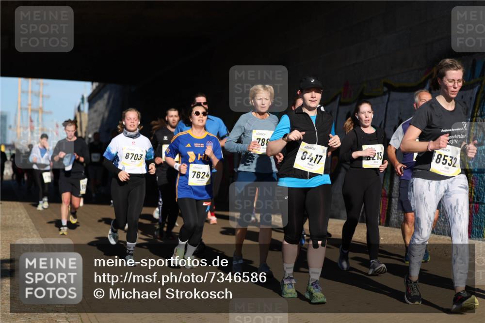 06.10.2024 - 19. swb-Marathon Bremen Michael Strokosch http://msf.ph/oto/7346586 06.10.2024 10:21:16 Laufen 8703, 7624, 788, 8417, 13, 2024, 8532 meine-sportfotos.de