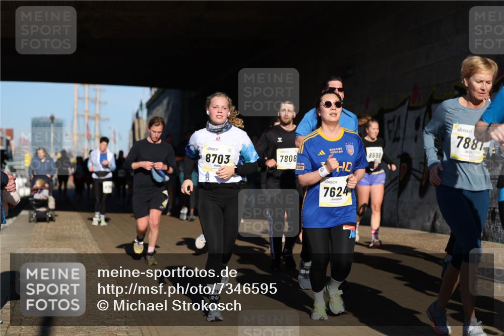 06.10.2024 - 19. swb-Marathon Bremen Michael Strokosch http://msf.ph/oto/7346595 06.10.2024 10:21:18 Laufen 8703, 7808, 7624, 8599, 7881 meine-sportfotos.de