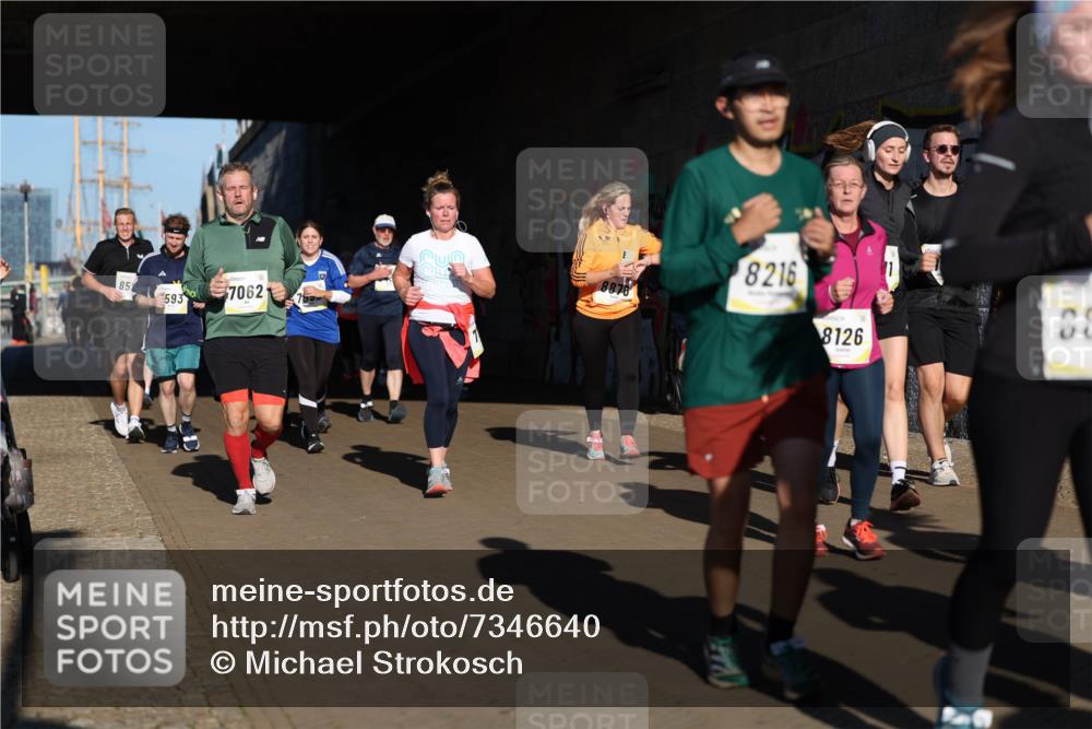 06.10.2024 - 19. swb-Marathon Bremen Michael Strokosch http://msf.ph/oto/7346640 06.10.2024 10:21:29 Laufen 8876, 85, 7062, 593, 8216, 8126 meine-sportfotos.de