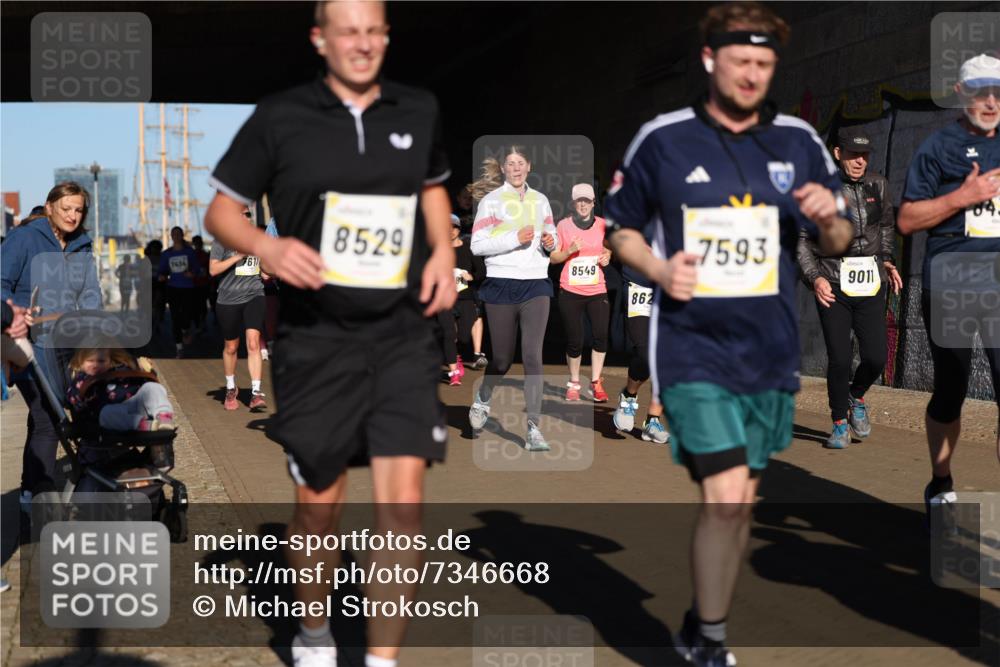 06.10.2024 - 19. swb-Marathon Bremen Michael Strokosch http://msf.ph/oto/7346668 06.10.2024 10:21:34 Laufen 7434, 7611, 8529, 8, 8549, 862, 7593, 9011 meine-sportfotos.de