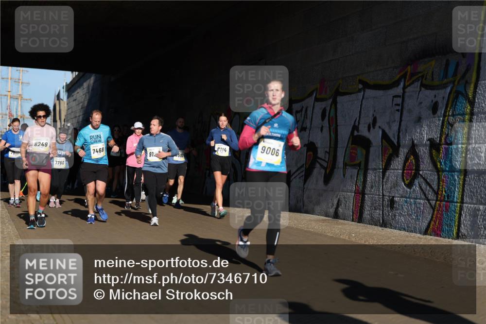06.10.2024 - 19. swb-Marathon Bremen Michael Strokosch http://msf.ph/oto/7346710 06.10.2024 10:21:47 Laufen 8249, 7780, 7468, 2114, 912, 592, 9006 meine-sportfotos.de