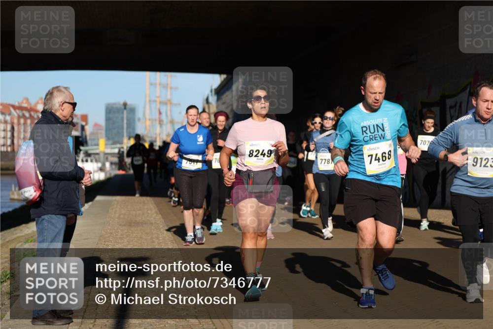 06.10.2024 - 19. swb-Marathon Bremen Michael Strokosch http://msf.ph/oto/7346777 06.10.2024 10:21:50 Laufen 7017, 76, 8249, 778, 7468, 707, 9123 meine-sportfotos.de