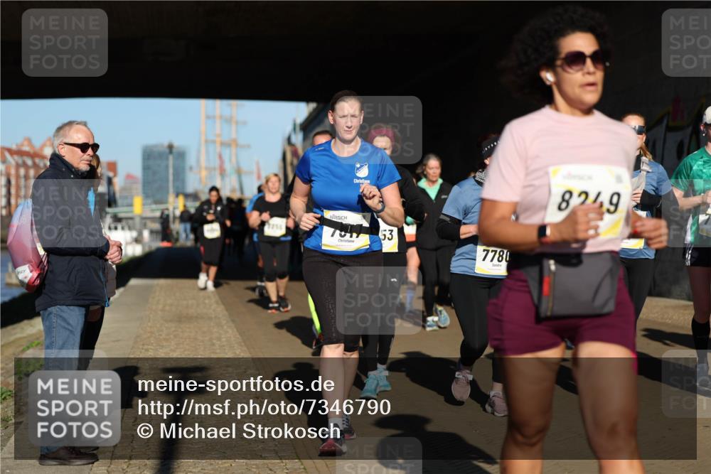 06.10.2024 - 19. swb-Marathon Bremen Michael Strokosch http://msf.ph/oto/7346790 06.10.2024 10:21:52 Laufen 751953, 7780, 8249 meine-sportfotos.de