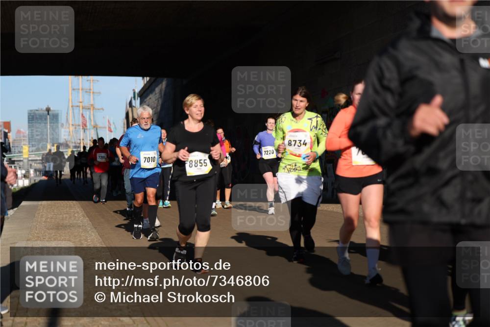 06.10.2024 - 19. swb-Marathon Bremen Michael Strokosch http://msf.ph/oto/7346806 06.10.2024 10:21:55 Laufen 7301, 7010, 8855, 7220, 8734 meine-sportfotos.de