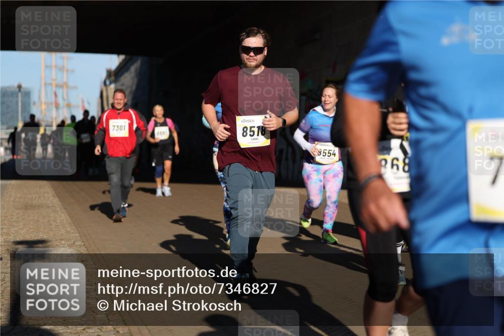 06.10.2024 - 19. swb-Marathon Bremen Michael Strokosch http://msf.ph/oto/7346827 06.10.2024 10:22:00 Laufen 7301, 8518, 3554, 268, 7 meine-sportfotos.de