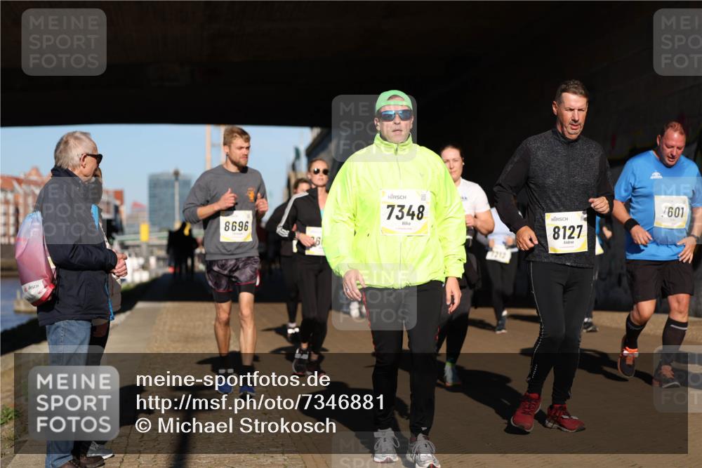 06.10.2024 - 19. swb-Marathon Bremen Michael Strokosch http://msf.ph/oto/7346881 06.10.2024 10:22:09 Laufen 8696, 7348, 7212, 8127, 601 meine-sportfotos.de