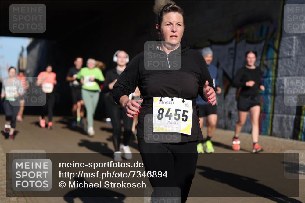 06.10.2024 - 19. swb-Marathon Bremen Michael Strokosch http://msf.ph/oto/7346894 06.10.2024 10:22:13 Laufen 8455 meine-sportfotos.de