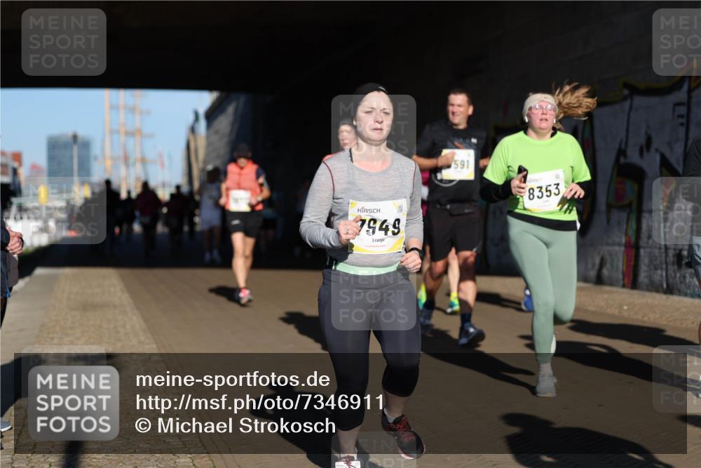 06.10.2024 - 19. swb-Marathon Bremen Michael Strokosch http://msf.ph/oto/7346911 06.10.2024 10:22:16 Laufen 7949, 591, 8353 meine-sportfotos.de