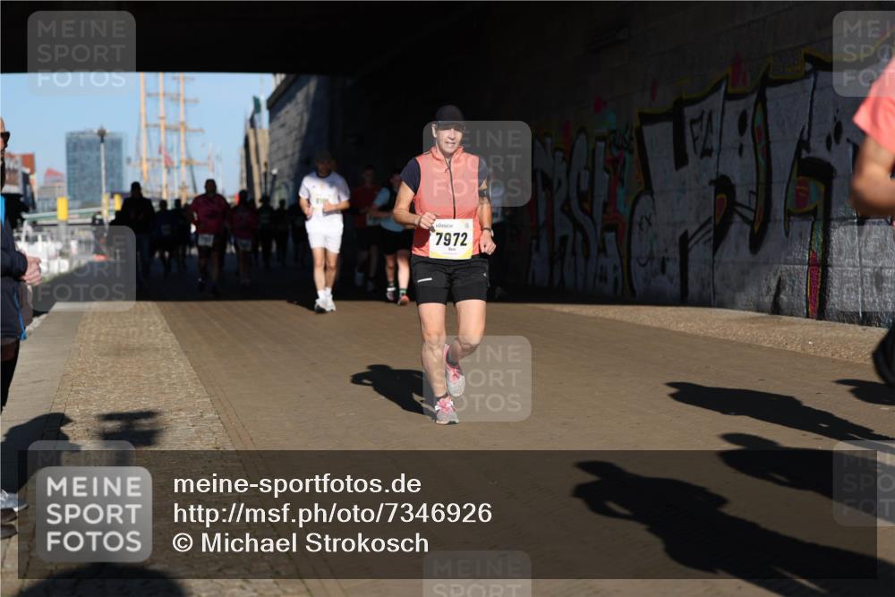 06.10.2024 - 19. swb-Marathon Bremen Michael Strokosch http://msf.ph/oto/7346926 06.10.2024 10:22:18 Laufen 7972 meine-sportfotos.de