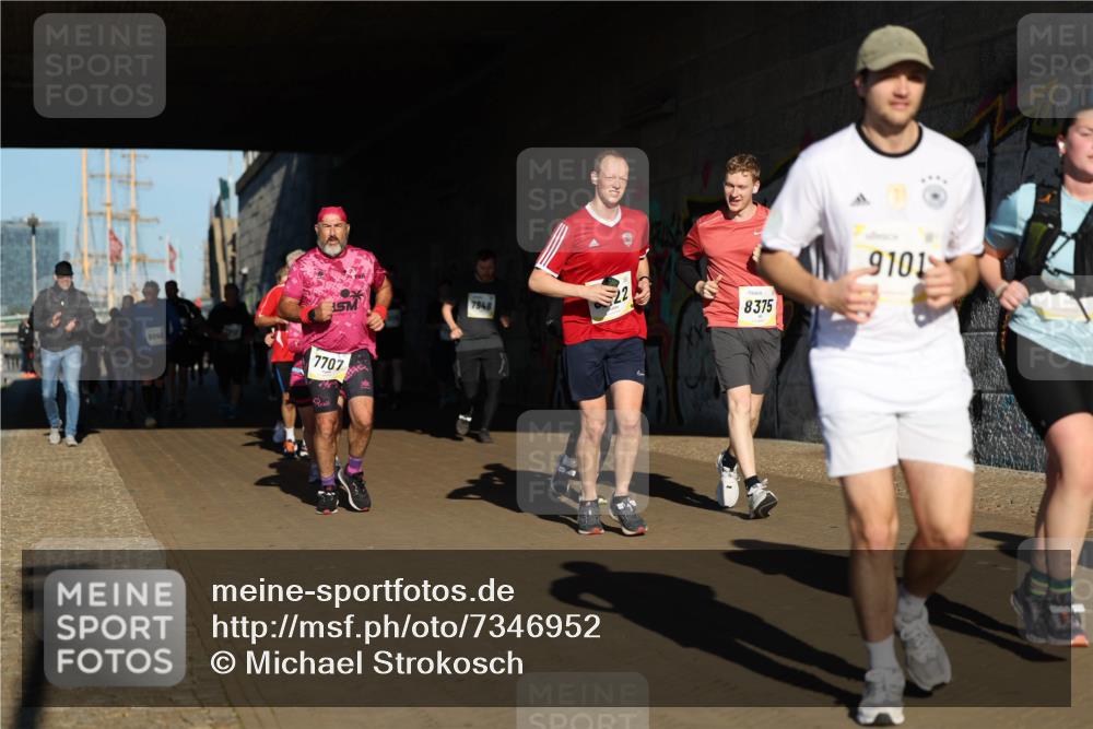 06.10.2024 - 19. swb-Marathon Bremen Michael Strokosch http://msf.ph/oto/7346952 06.10.2024 10:22:25 Laufen 804, 7707, 9101, 22, 7948, 8375 meine-sportfotos.de