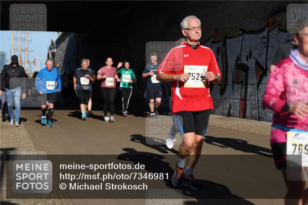 06.10.2024 - 19. swb-Marathon Bremen Michael Strokosch http://msf.ph/oto/7346981 06.10.2024 10:22:30 Laufen 5030, 7912, 806, 9048, 7524, 769 meine-sportfotos.de