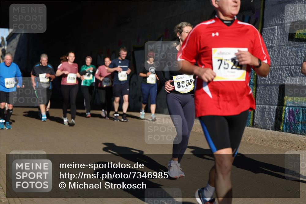 06.10.2024 - 19. swb-Marathon Bremen Michael Strokosch http://msf.ph/oto/7346985 06.10.2024 10:22:30 Laufen 80, 9045, 7836, 2, 8930, 7524 meine-sportfotos.de