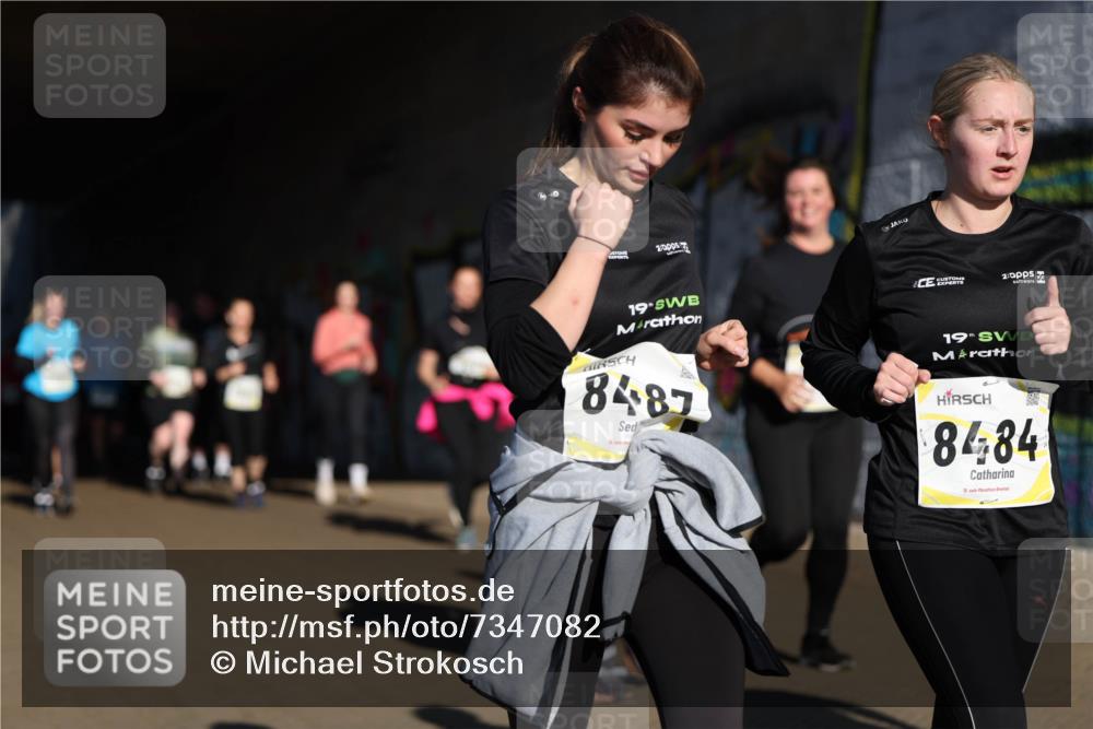 06.10.2024 - 19. swb-Marathon Bremen Michael Strokosch http://msf.ph/oto/7347082 06.10.2024 10:22:53 Laufen 19, 8487, 19, 8484 meine-sportfotos.de