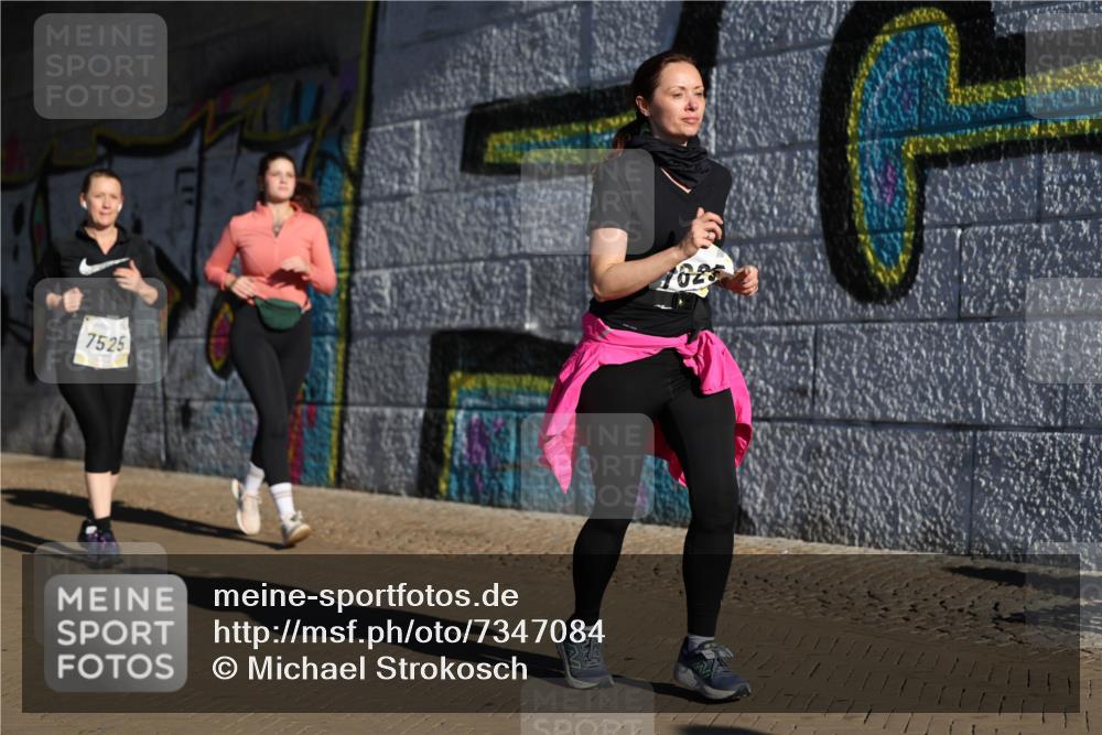 06.10.2024 - 19. swb-Marathon Bremen Michael Strokosch http://msf.ph/oto/7347084 06.10.2024 10:22:57 Laufen 7525 meine-sportfotos.de
