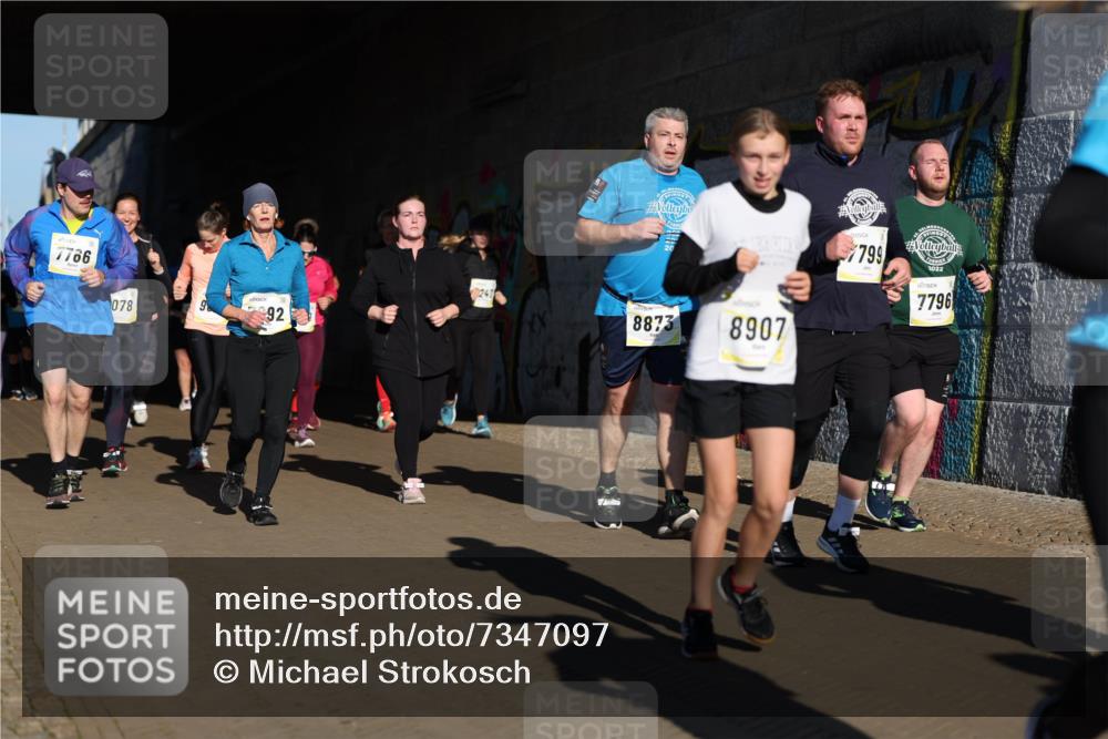 06.10.2024 - 19. swb-Marathon Bremen Michael Strokosch http://msf.ph/oto/7347097 06.10.2024 10:22:59 Laufen 7766, 799, 078, 92, 8873, 8907, 2022, 7796 meine-sportfotos.de