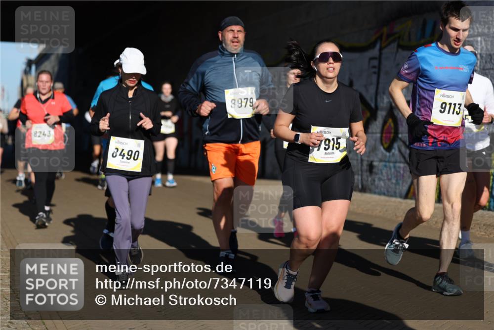 06.10.2024 - 19. swb-Marathon Bremen Michael Strokosch http://msf.ph/oto/7347119 06.10.2024 10:23:07 Laufen 8243, 8490, 8979, 9094, 19, 2124, 7915, 9113 meine-sportfotos.de