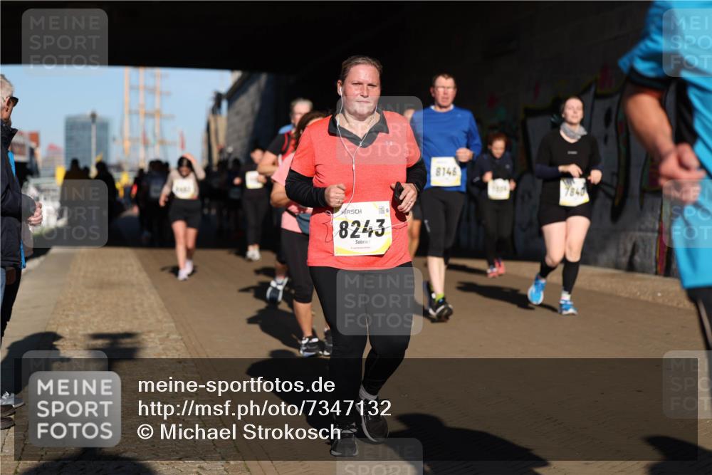 06.10.2024 - 19. swb-Marathon Bremen Michael Strokosch http://msf.ph/oto/7347132 06.10.2024 10:23:10 Laufen 8243, 8146 meine-sportfotos.de