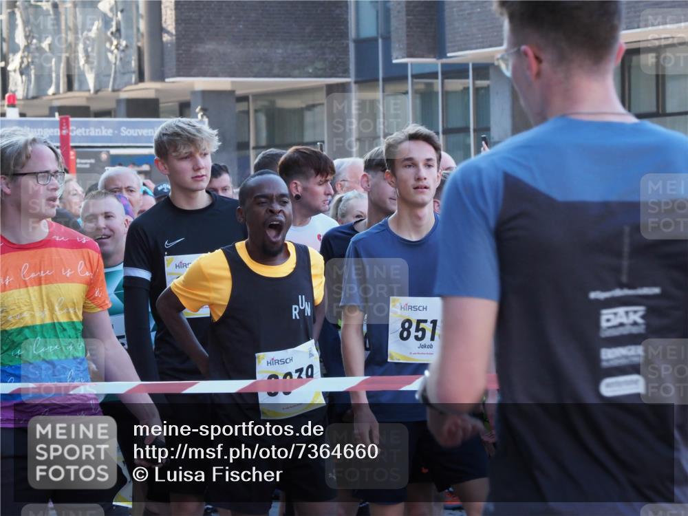 06.10.2024 - 19. swb-Marathon Bremen Luisa Fischer http://msf.ph/oto/7364660 06.10.2024 09:49:52 Allgemein zum Event 851 meine-sportfotos.de