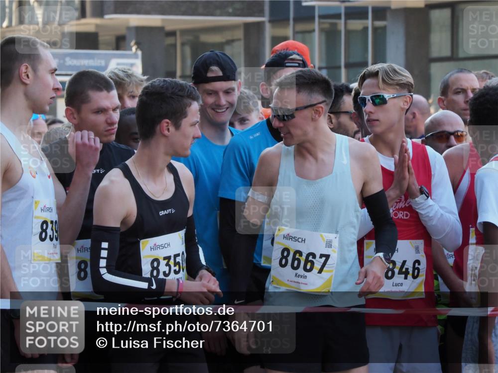 06.10.2024 - 19. swb-Marathon Bremen Luisa Fischer http://msf.ph/oto/7364701 06.10.2024 09:51:32 Allgemein zum Event 839, 88, 8, 8350, 8667, 18, 846, 19 meine-sportfotos.de