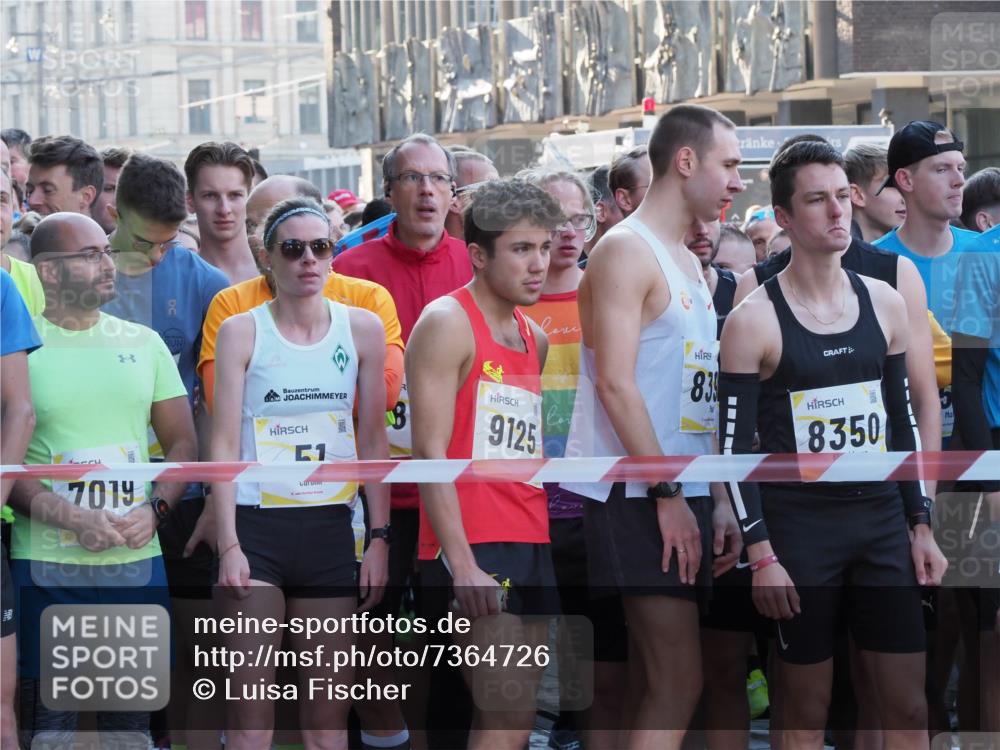 06.10.2024 - 19. swb-Marathon Bremen Luisa Fischer http://msf.ph/oto/7364726 06.10.2024 09:52:10 Allgemein zum Event 7019, 51, 9125, 83, 8350 meine-sportfotos.de